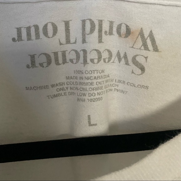 ariana grande limited ag26 long sleeve from sweetener tour - Picture 3 of 4